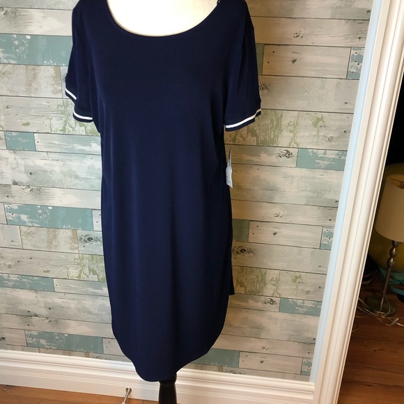 Tiana B. Dresses & Skirts - NWT Tiana B dress size 14p